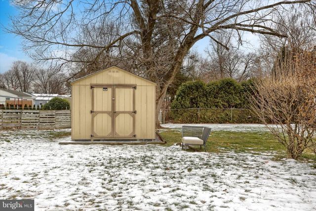 17 COURTLAND RD, Camp Hill, PA 17011