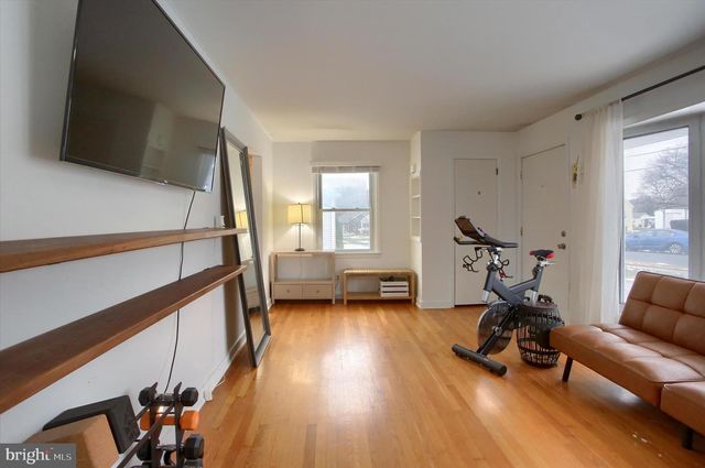 17 COURTLAND RD, Camp Hill, PA 17011