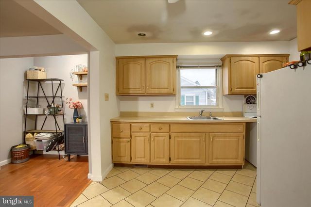 17 COURTLAND RD, Camp Hill, PA 17011