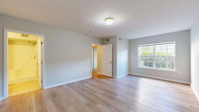 2767 S Knightsbridge Circle, Ann Arbor, MI 48105