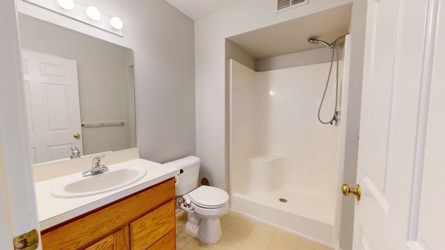 2767 S Knightsbridge Circle, Ann Arbor, MI 48105