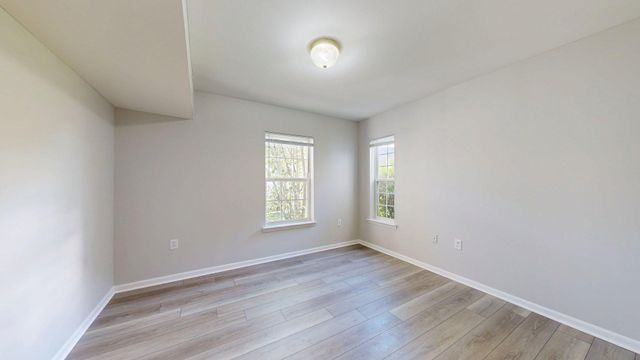 2767 S Knightsbridge Circle, Ann Arbor, MI 48105