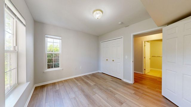 2767 S Knightsbridge Circle, Ann Arbor, MI 48105