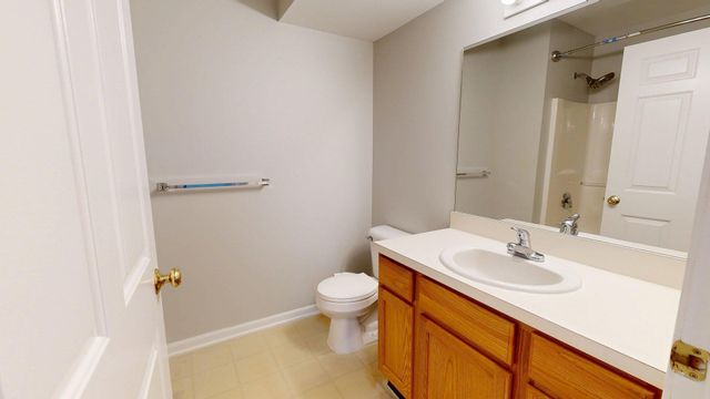 2767 S Knightsbridge Circle, Ann Arbor, MI 48105