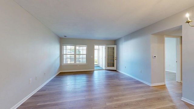 2767 S Knightsbridge Circle, Ann Arbor, MI 48105