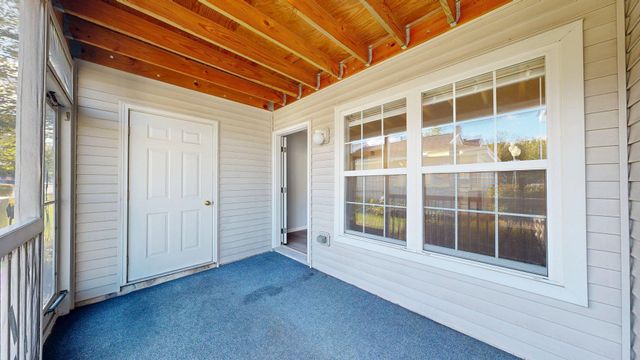 2767 S Knightsbridge Circle, Ann Arbor, MI 48105