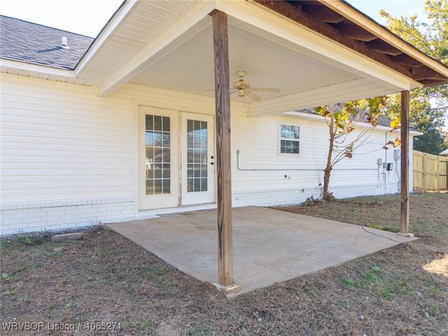 1812 Appaloosa Drive, Greenwood, AR 72936