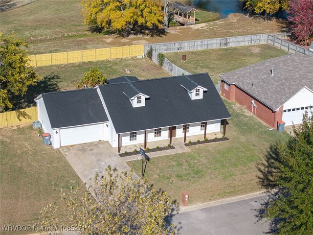 1812 Appaloosa Drive, Greenwood, AR 72936