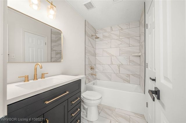 1812 Appaloosa Drive, Greenwood, AR 72936