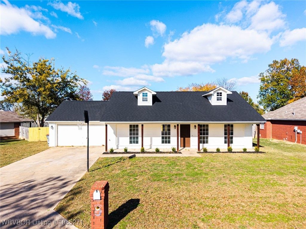 1812 Appaloosa Drive, Greenwood, AR 72936