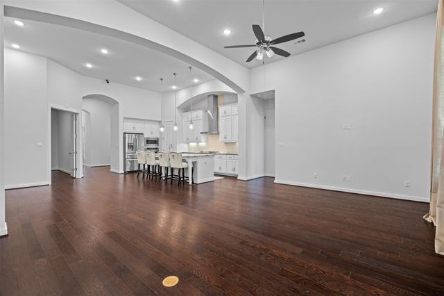 116 Texon DR, Liberty Hill, TX 78642