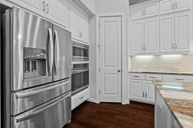 116 Texon DR, Liberty Hill, TX 78642