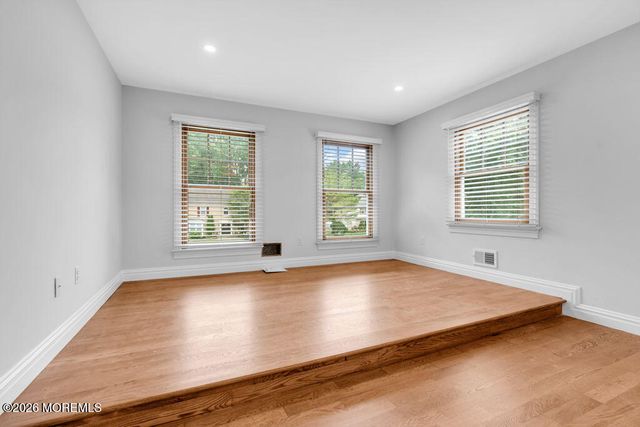 6 Oak Tree Lane, Ocean Twp, NJ 07712