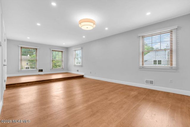 6 Oak Tree Lane, Ocean Twp, NJ 07712