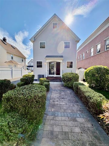 14 Madison Avenue, Rockville Centre, NY 11570