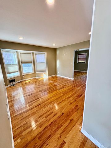 14 Madison Avenue, Rockville Centre, NY 11570