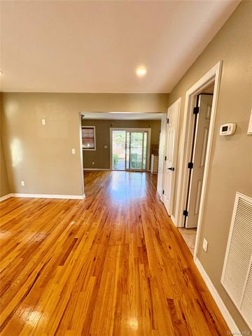 14 Madison Avenue, Rockville Centre, NY 11570