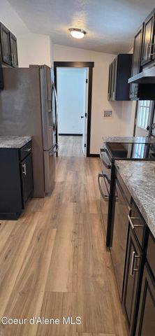 8220 W BORDON CT, Rathdrum, ID 83858