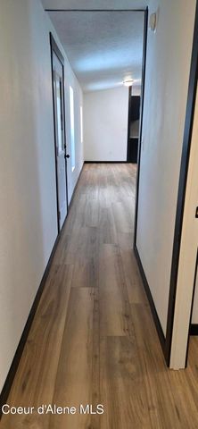 8220 W BORDON CT, Rathdrum, ID 83858