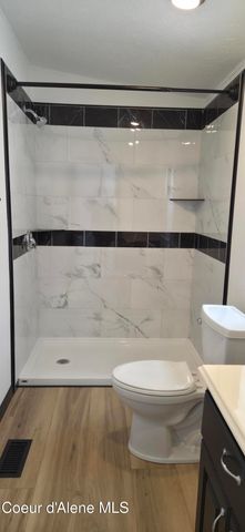 8220 W BORDON CT, Rathdrum, ID 83858