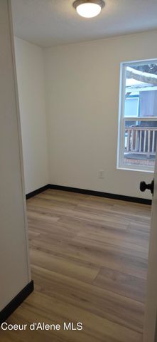 8220 W BORDON CT, Rathdrum, ID 83858