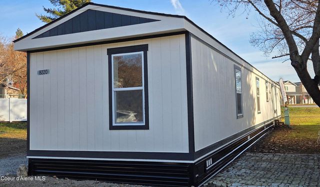 8220 W BORDON CT, Rathdrum, ID 83858