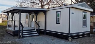 8220 W BORDON CT, Rathdrum, ID 83858