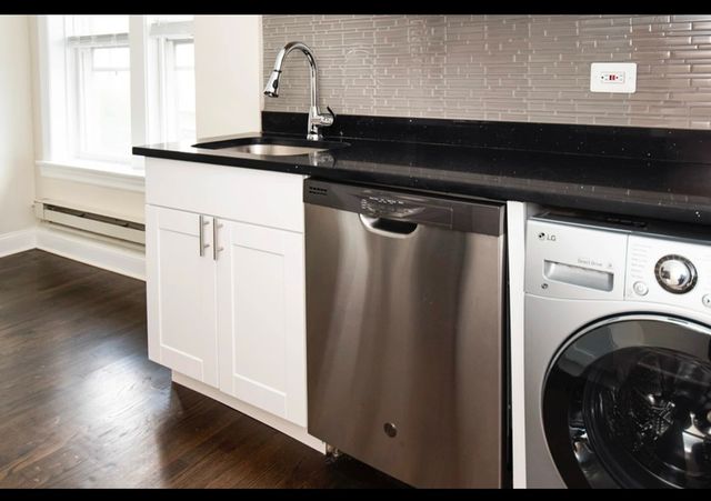 3821 N Greenview Avenue 2E, Chicago, IL 60613