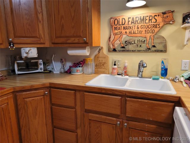 416036 La Vista Drive, Checotah, OK 74426