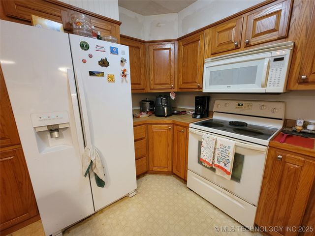 416036 La Vista Drive, Checotah, OK 74426