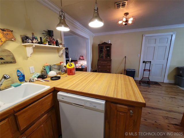 416036 La Vista Drive, Checotah, OK 74426