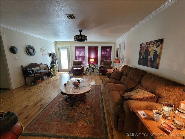 416036 La Vista Drive, Checotah, OK 74426