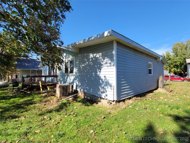 416036 La Vista Drive, Checotah, OK 74426