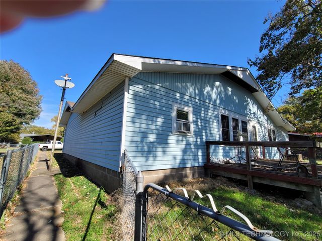 416036 La Vista Drive, Checotah, OK 74426