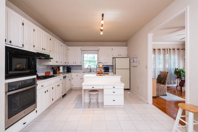 10 Cedar Branch Drive, Little Rock, AR 72223