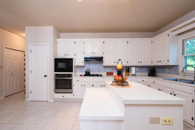 10 Cedar Branch Drive, Little Rock, AR 72223