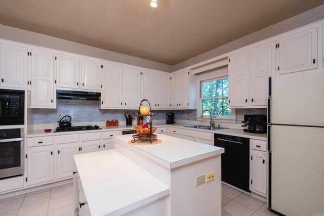 10 Cedar Branch Drive, Little Rock, AR 72223