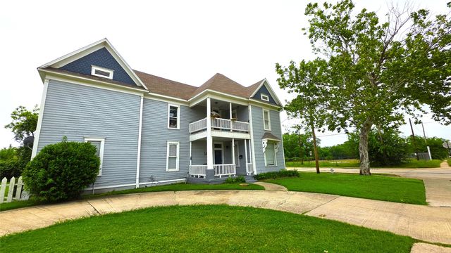 145 N Kealy Street 2, Lewisville, TX 75057