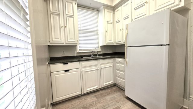 145 N Kealy Street 2, Lewisville, TX 75057
