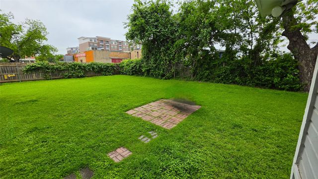 145 N Kealy Street 2, Lewisville, TX 75057