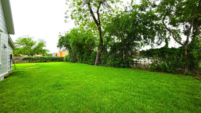145 N Kealy Street 2, Lewisville, TX 75057