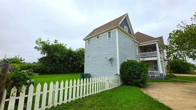 145 N Kealy Street 2, Lewisville, TX 75057