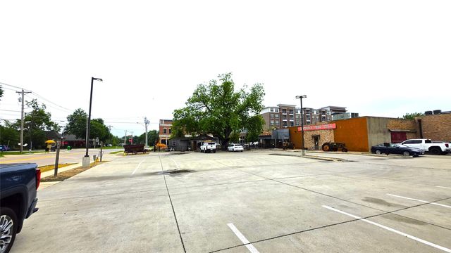 145 N Kealy Street 2, Lewisville, TX 75057