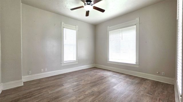 145 N Kealy Street 2, Lewisville, TX 75057
