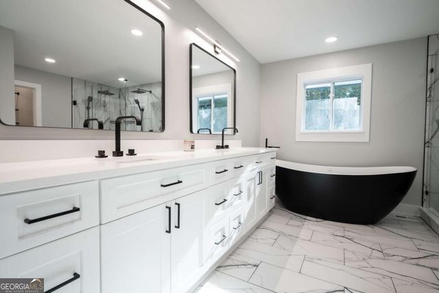 250 Harbor Heights Circle, Lavonia, GA 30553