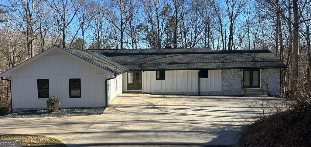 250 Harbor Heights Circle, Lavonia, GA 30553