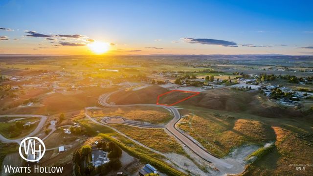 8224 Quail Hollow Dr, Middleton, ID 83644