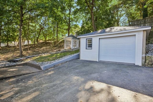 74 Nakomis Path, Lincoln Park Boro, NJ 07035
