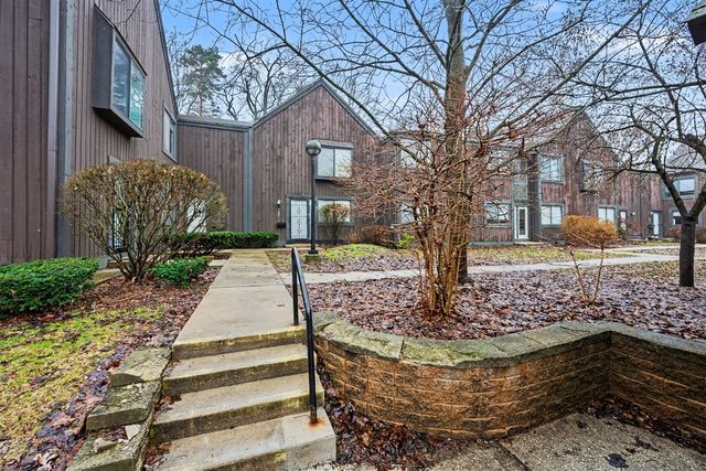 125 Balmoral Court, Kalamazoo, MI 49006