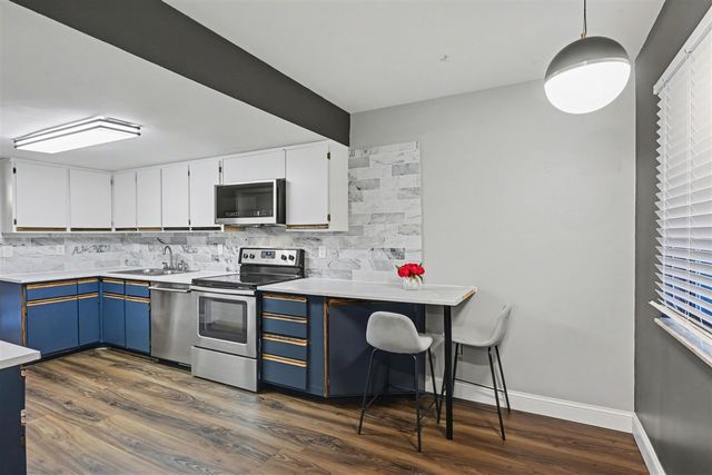 125 Balmoral Court, Kalamazoo, MI 49006